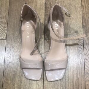 Unisa Women's Cream Patent Heels
